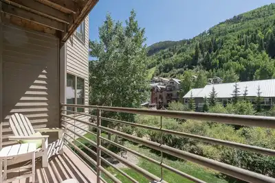 Image de Viking Lodge 216 by AvantStay | Great Ski Access, Walk to Downtown