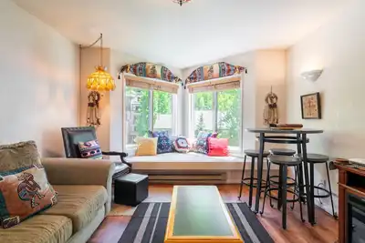 Image de Viking Lodge 319 by AvantStay | Great Ski Access, Walk to Town Park & Downtown