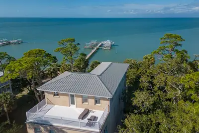 Image de #1 Sunset Serenity: Bayfront, Pet Friendly, Sleeps 14, Community Pool!