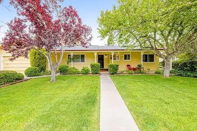 Image de Modern home with enclosed yard, central Ac & washer/dryer - near wineries