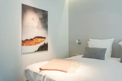 Image de Luxury studio with free parking and private terracei. 15 minutes to the center.