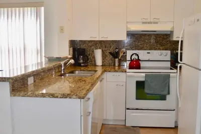 Image de 320d - Spacious 2/2 on Top floor in Boca - Walking distance from Evert Tennis & Boca Prep