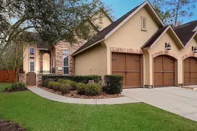 Image de Best location in Woodlands! Family friendly home. 1 mile from everything