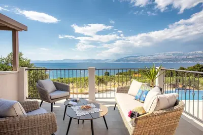 Image de Maison de vacances Supetar pour 1 - 7 personnes avec 3 chambres Ă coucher - Maison de vacances