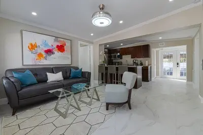 Image de Gorgeous 2br/2ba Accessible Home Located Close To Many Tampa Attractions!