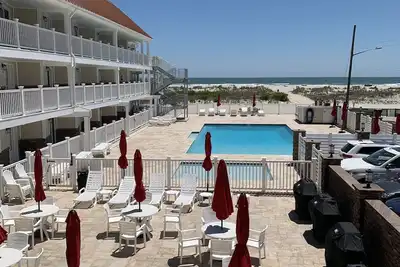 Image de **Beach Front Condo with Pool 3bd 2ba**