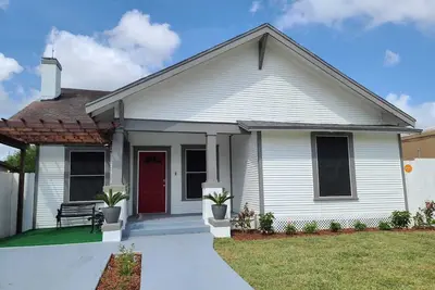 Beautiful 3br&2ba House located in the Historic part of Brownville-Spi-SpaceX-Mx