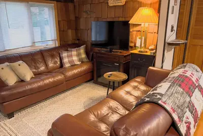 Image de Cabin with fireplace/lake access/dog friendly