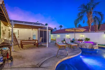 Image de Old Beautiful 5br Home Game Room, Pool Bocce Court