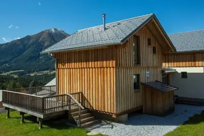 Superior #57 Sprudelwanne by Interhome