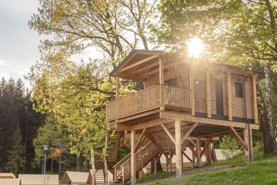 Image de Premium Baumhaus mit 1 Schlafzimmer by Interhome