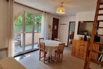 Appartement lumineux, au calme, à 5 min du centre, 2 ch, 4\/5p, balcon, parking