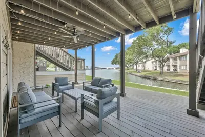 Image de Dock your boat /  Paddle Boards / Floats / King Bed