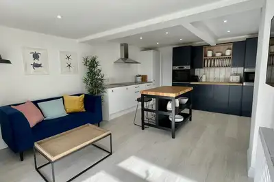 Image de Island House is a spacious 4 bedroom detached house