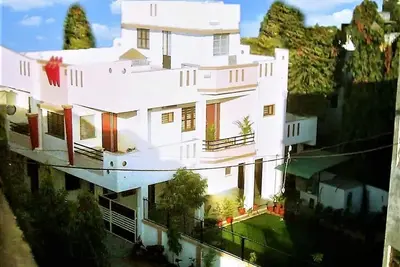 Image de 3-Ac bedrooms, 3 bathrooms, Living room, Kitchen -residential Home