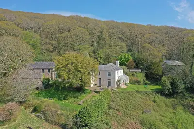 Image de Traditional farmhouse, hidden deep in the heart of the South Hams