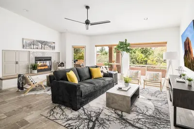 Image de New Remodeled Sanctuary in the heart of Sedona