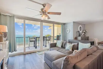 Image de Trillium 3a Amazing and luxurious updates, beach front with breathtaking views!