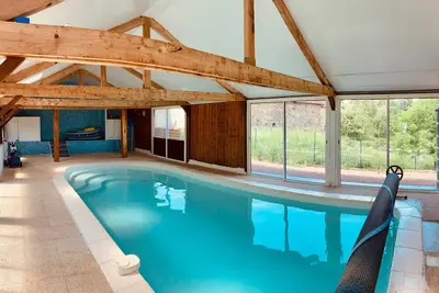 Image de Propriété de campagne avec piscine privative, au coeur de la Bourgogne.