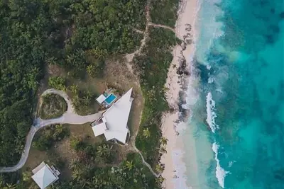 Image de Newly Remodeled Beachfront Estate w\/Pool, Hot Tub, Views, Walk to Rest. \/Bar
