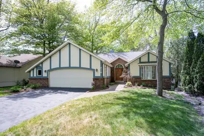 Image de Bright and cheery Macatawa lakefront cottage - Sleeps 8