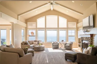 Image de Stunning Estate on Lake Michigan