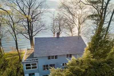 Image de Classic Lake Mi Cottage w/Beach and Incredible Views