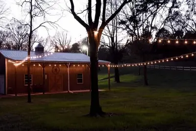 Image de Collier Creek Wedding barn & 3 Cabins bundle on a beautiful creek