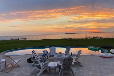 Image de Kent Island Waterfront | Pool | Outdoor Dining | Stunning View | Private Dock