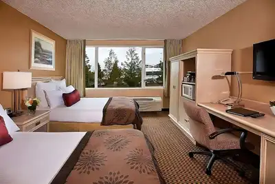 Image de Comfort and Convenience! Free Parking and Airport Shuttle, Pets Allowed