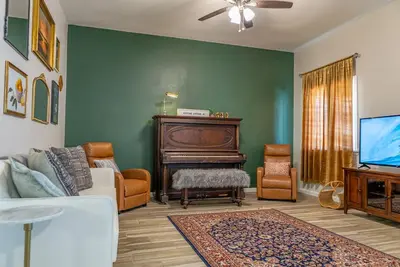 Image de Vintage Cottage!
