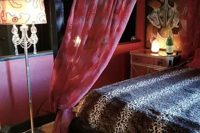 Image de Private Upscale Romantic Getaway For Couples