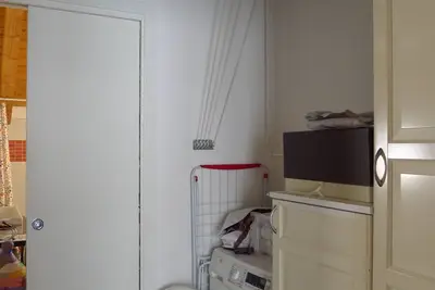 Image de 5 minutes walk from downtown and the park, cozy one-bedroom apartment
