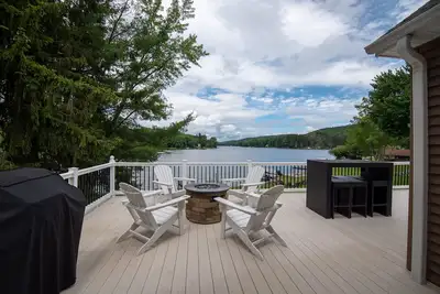 Image de Lake Front With Views To Dream Of