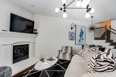 Image de Knox · Comfortable Chic | Long Term | Legacy