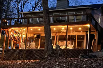 Image de Beautiful Lake house on Tims Ford Lake. Private boat dock. Boat rental.