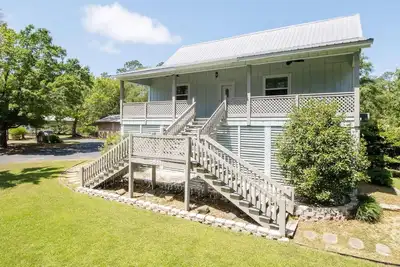 Image de Secluded Home on Canal 1 Mile to Beach
