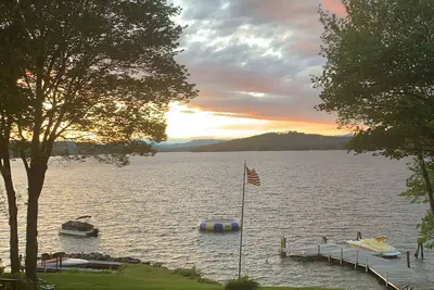 Image de Spectacular Winnipesaukee Waterfront, Amazing Lake and Mountain Views, Huge Deck