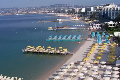 Image de Idéalement situé à 100 mètres des plages de sable et de la pinède