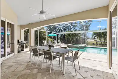 Image de Last Minute Deal May/June! Luxury villa, large pool and jacuzzi