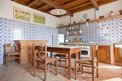 Image de A 16th Century house in a beautiful Marche village.
