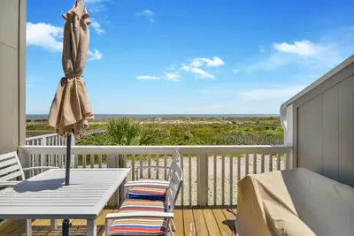 Image de Beautiful Ocean Front Condo with Expansive View
