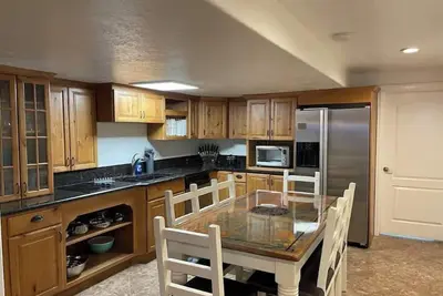 Image de Beautiful, spacious 2-bedroom home in Kaysville