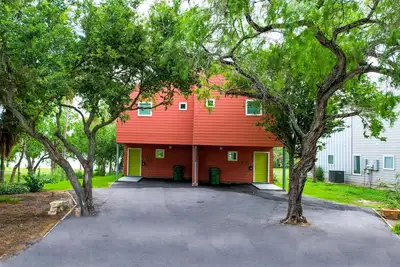 Promo 15% Weekly And 20% Monthly Discount! \nOasis on the Lake A