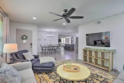 Image de 6 Mi to Dtwn: Dallas Home w/ Yard!