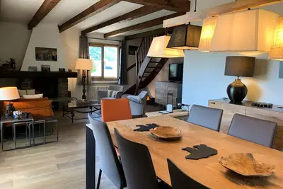 Image de Appartement de charme au pied des pistes, terrasse avec de superbes vues montagnes