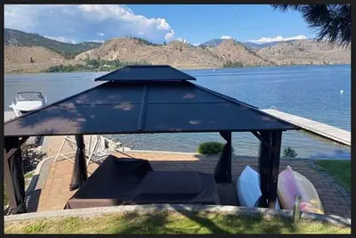 Image de Skaha LakeFront BnB | Queen Bed Room