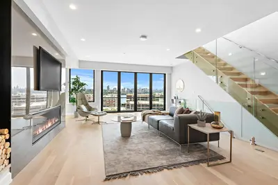 Image de Modern Luxury Townhome with Panoramic Nyc Views