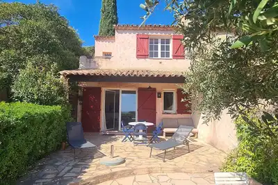 Image de Gigaro - Mas climatisé 1 chambre - vue mer
