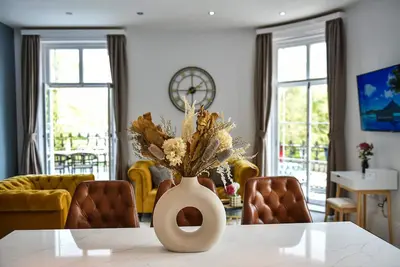 Image de Iconic luxury apartment with stunning views